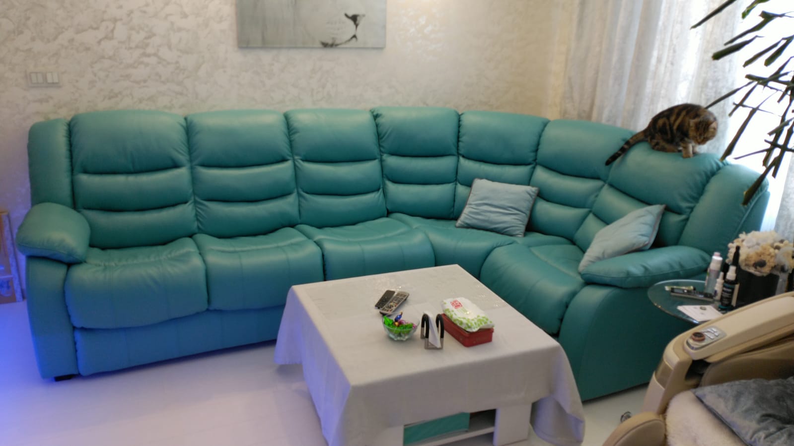 Перетяжка дивана на дому. Светогорск