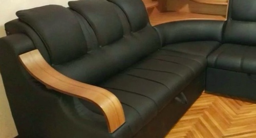 Перетяжка кожаного дивана. Светогорск